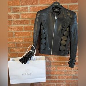 GIANNI VERSACE Runway Woman’s Black Leather Fitted Motorcycle Jacket 42/8